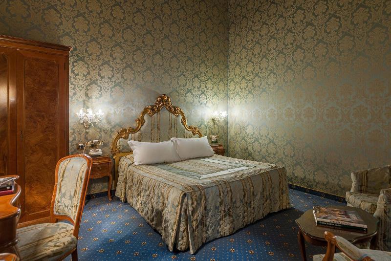 Отель Al Ponte Antico Венеция Экстерьер фото